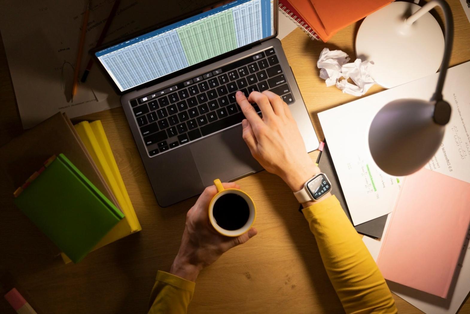 Gemeinschaftliche Diskussion im Kursraum