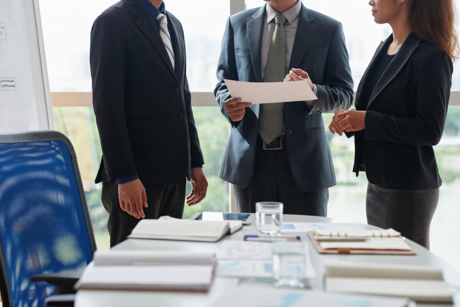 Unser Arbeitsbereich in München mit warmer Atmosphäre